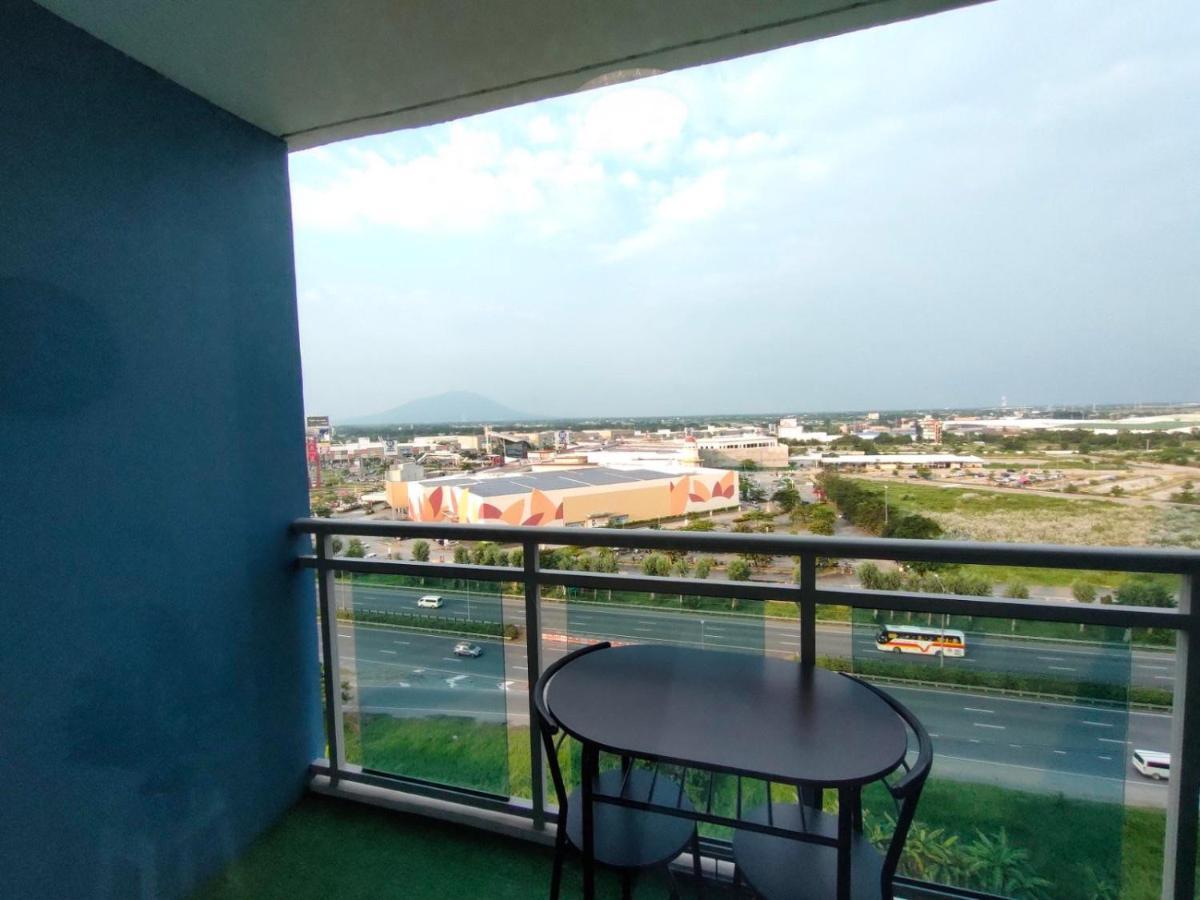 The Aces Crib At Azure North Pampanga Aparthotel Exteriör bild