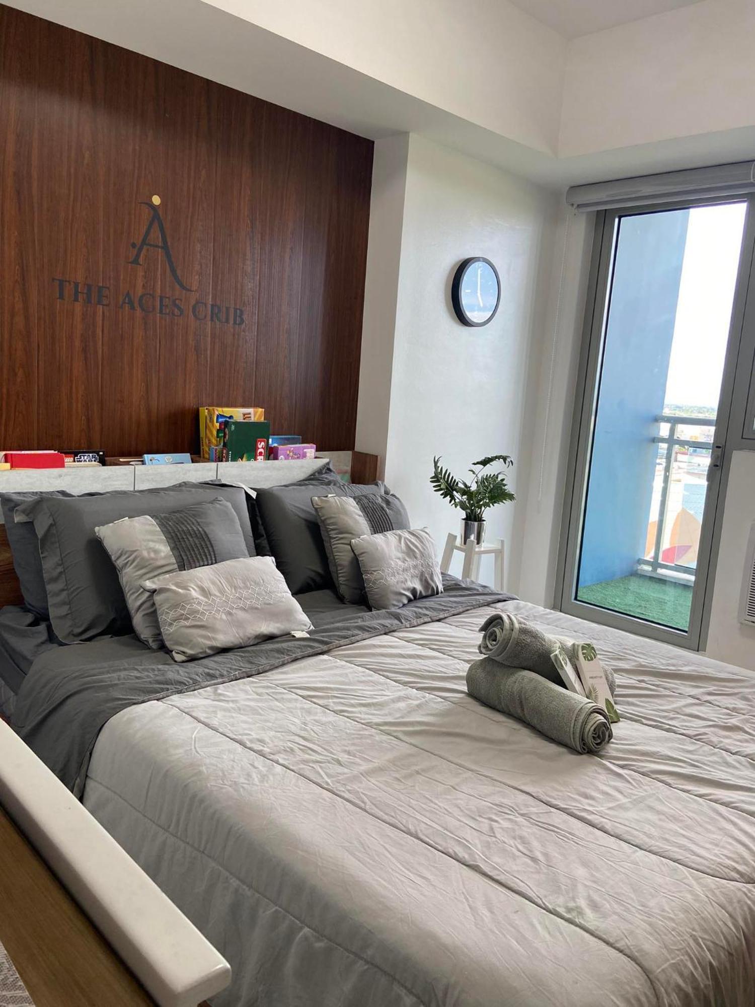 The Aces Crib At Azure North Pampanga Aparthotel Exteriör bild